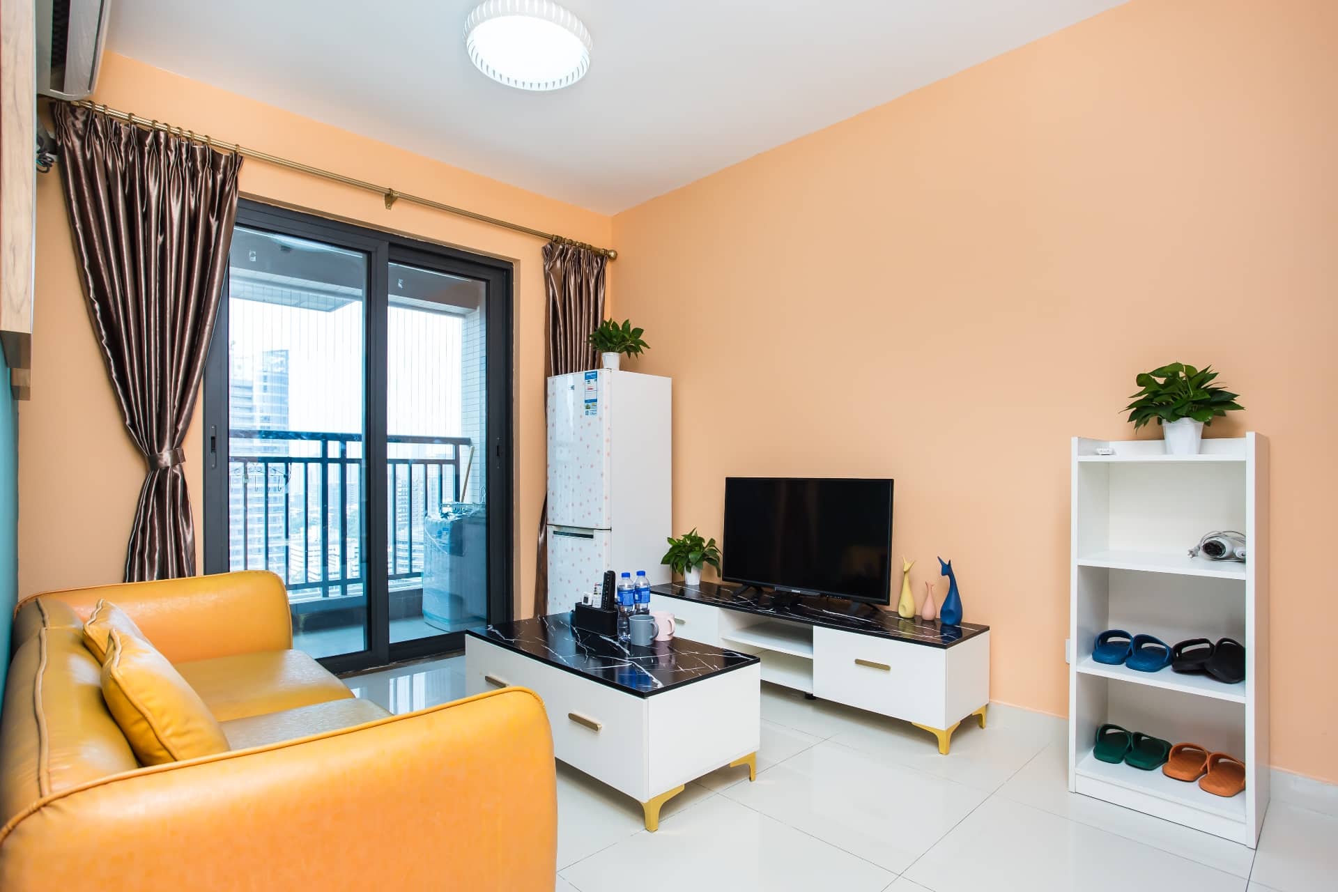 2-bedroom apartment in Nanshan, Shenzhen — parking available | 2 Bedroom in Apartment Soho — Photo 1