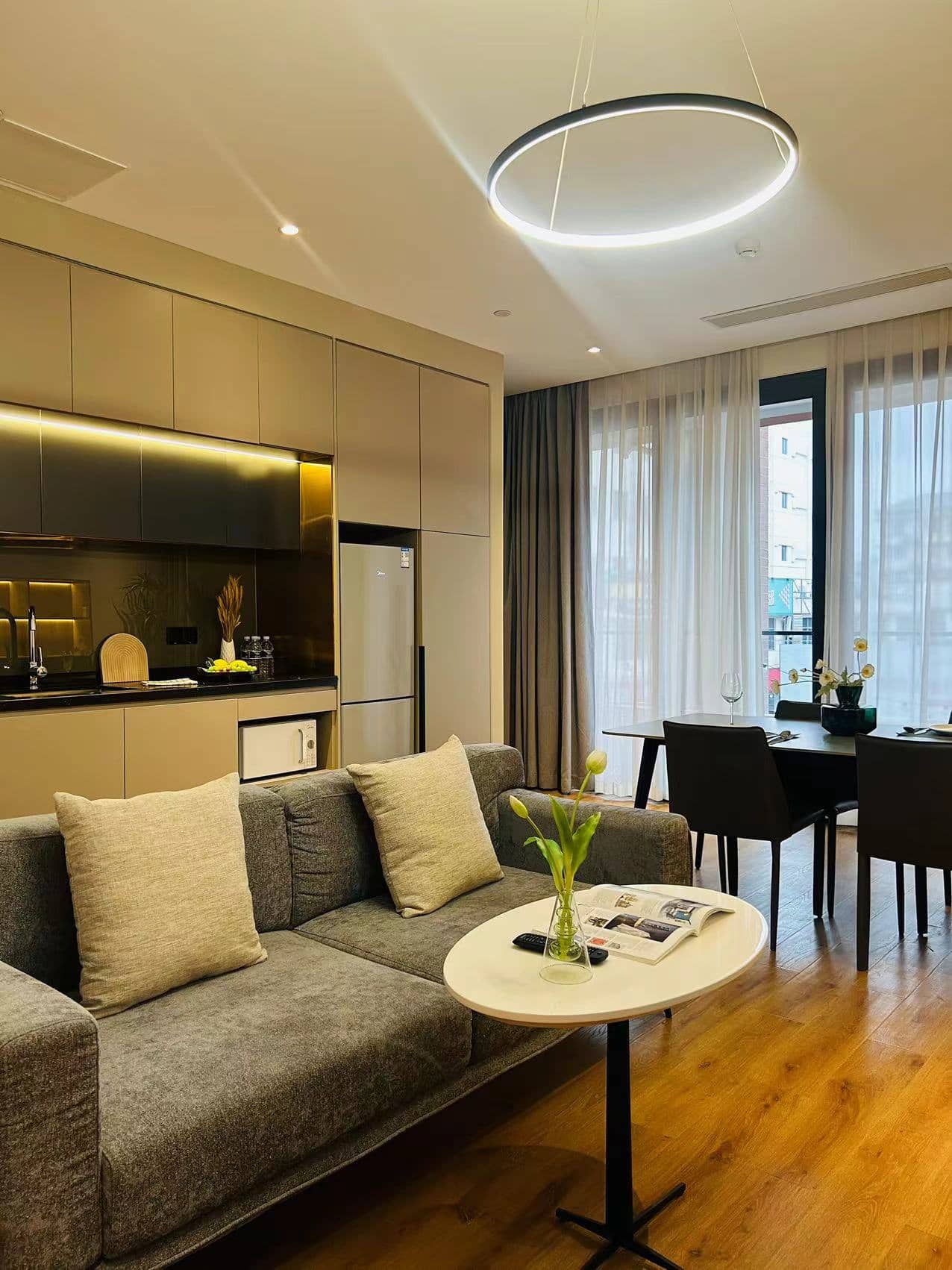 2-bedroom apartment in Hongkou, Shanghai — balcony access | Deluxe 2 Bedroom in Base Bashi — Photo 1